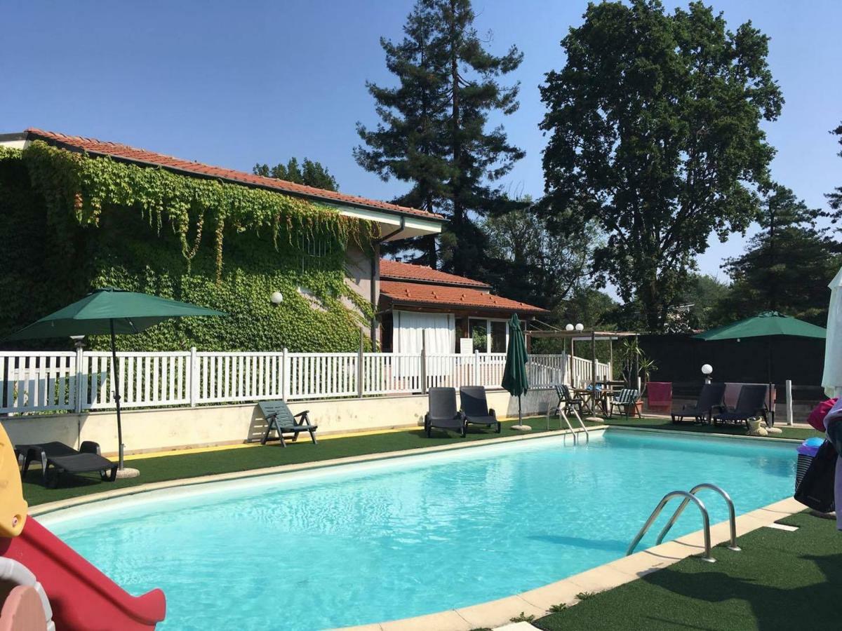 Bed and Breakfast Fattoria Sequoia Castagneto Po Exterior foto